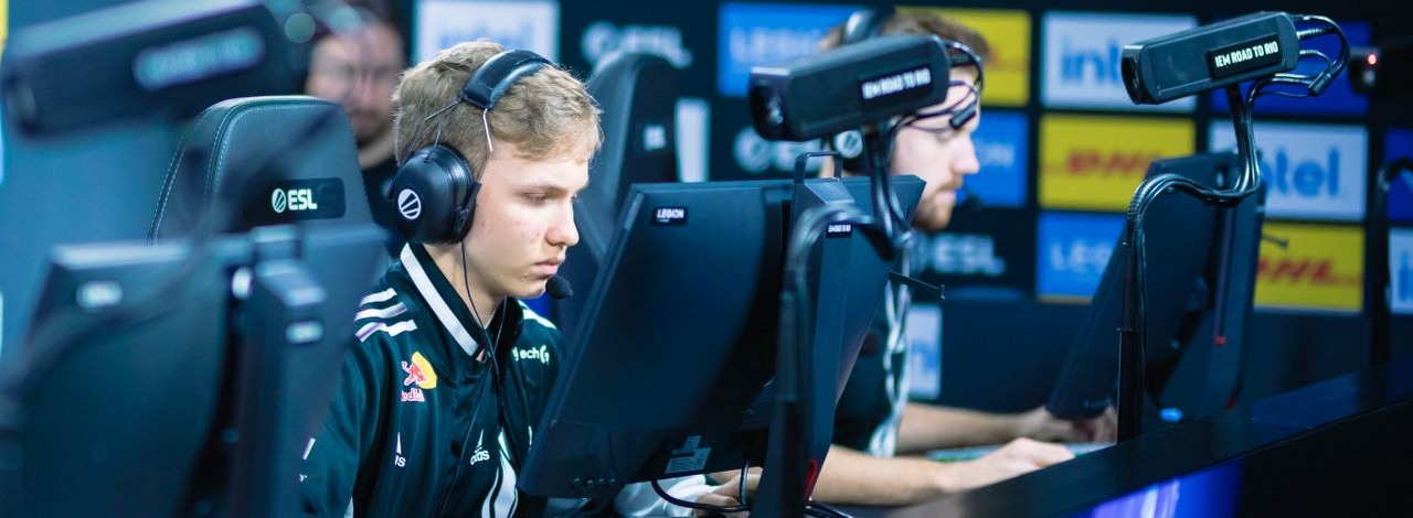 Ile lat mają topowi zawodnicy CSGO? Średnia wieku jest naprawdę niska, źródło grafiki: theMAKKU | hltv.org.