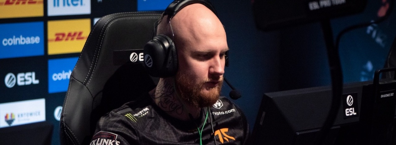 Rozebrał się przed kamerami na turnieju CSGO, Internet to pokochał, źródło grafiki: Liquidpedia.