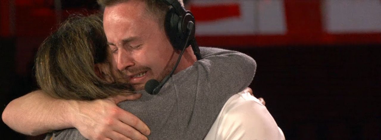 Mama zawodnika CSGO ujęła graczy swoją czułością na turnieju, źródło grafiki: Twitch / BLASTPremier.