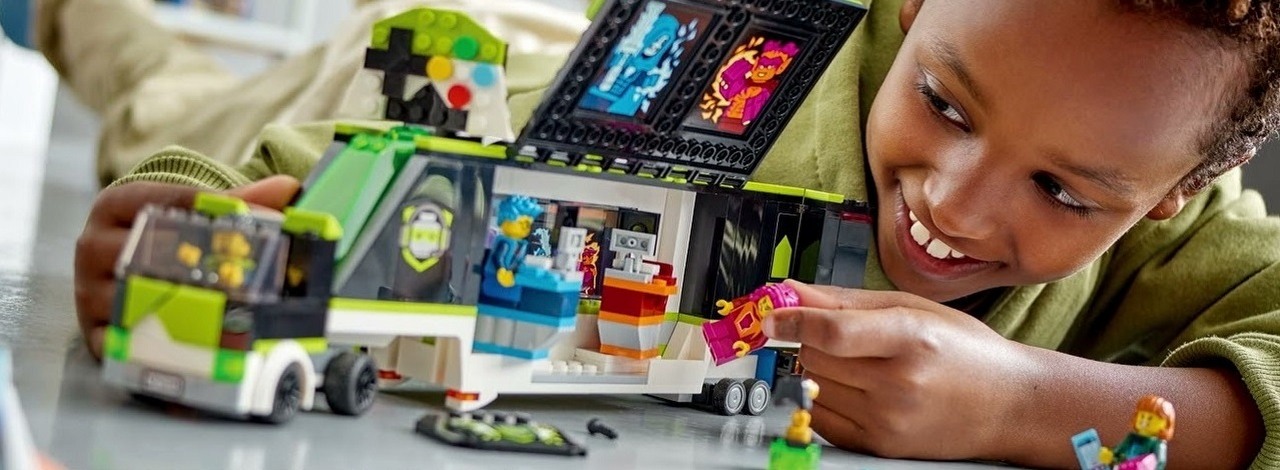 LEGO stworzyło zestaw gamingowy, dla fanów esportu i nie tylko, źródło grafiki: LEGO.