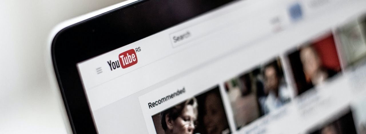 YouTube coraz mocniej ogranicza twórców, nowe zasady są absurdalne, źródło grafiki: Unsplash.