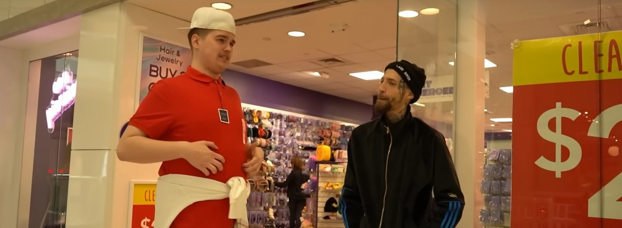 Prank bez happy endu. Youtuber został postrzelony i wylądował w szpitalu, źródło grafiki: YouTube.