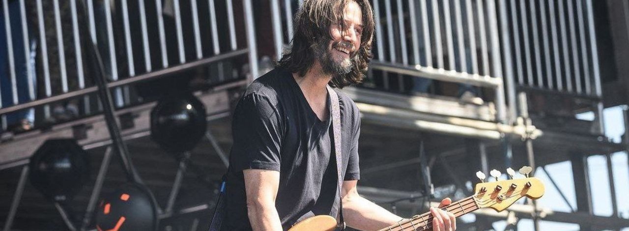 „O kurde, Samurai powrócił!”. Fani Cyberpunka 2077 w szoku, po zobaczeniu Keanu Reevesa na scenie, źródło grafiki: Instagram/riffmagonline.