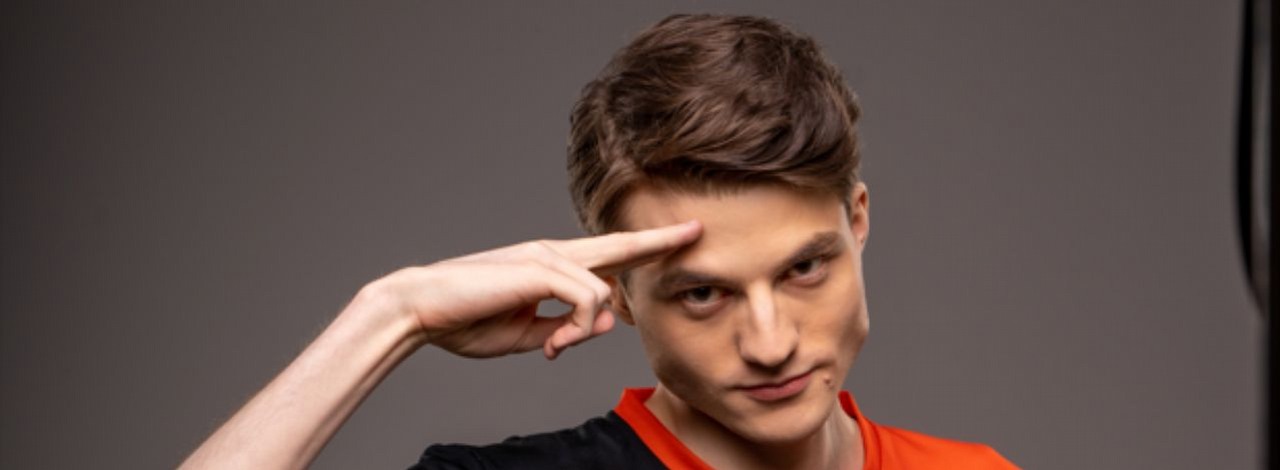 Esportowiec pomylił konto w LoL-u. Okazało się, że miał nick austriackiego akwarelisty, źródło grafiki: Twitter/@Reptile9LoL.