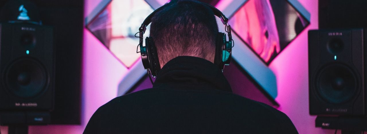 Kick może podbierać Twitchowi streamerów, ale serwis Amazona i tak rośnie, źródło grafiki: Unsplash.