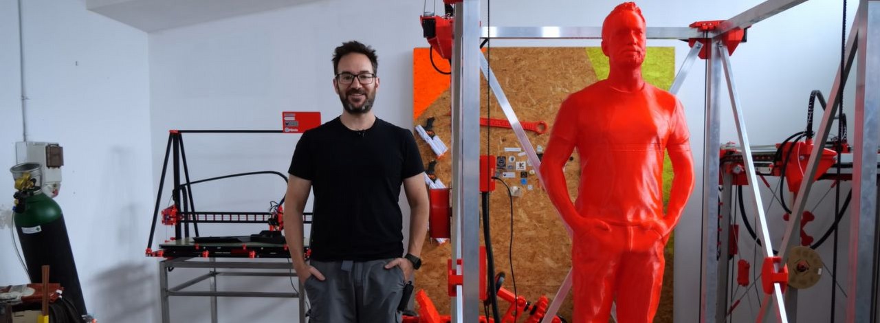 Youtuber „klonuje” się za pomocą drukarki 3D. Nie spodziewał się tylu problemów, źródło grafiki: YouTube/Ivan Miranda.