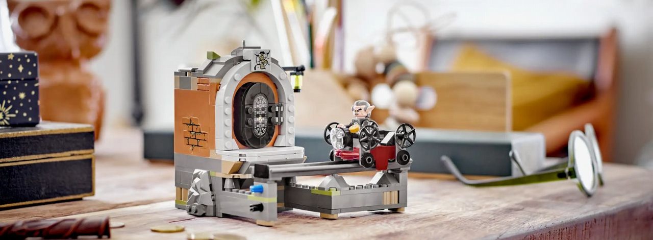 LEGO zapowiedziało nowe zestawy z Harry'ego Pottera przedstawiające kultową lokację, źródło grafiki: LEGO/Skrytka w Banku Gringotta.