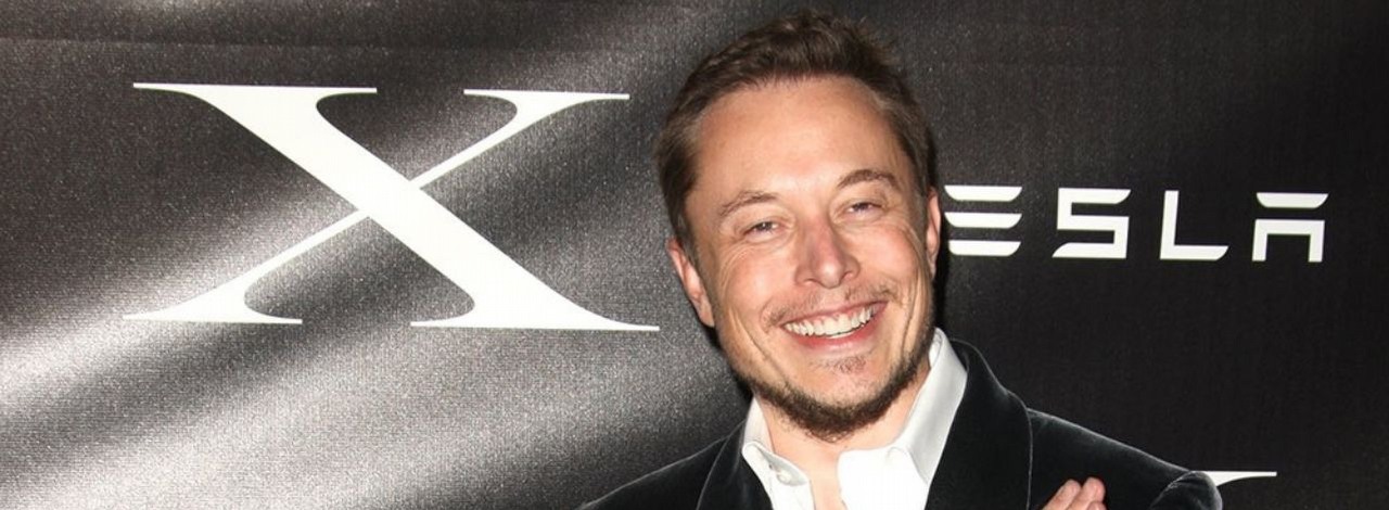 Elon Musk żądał cameo w Cyberpunku 2077. Do studia wszedł z bronią, źródło grafiki: Twitter/@elonmusk.