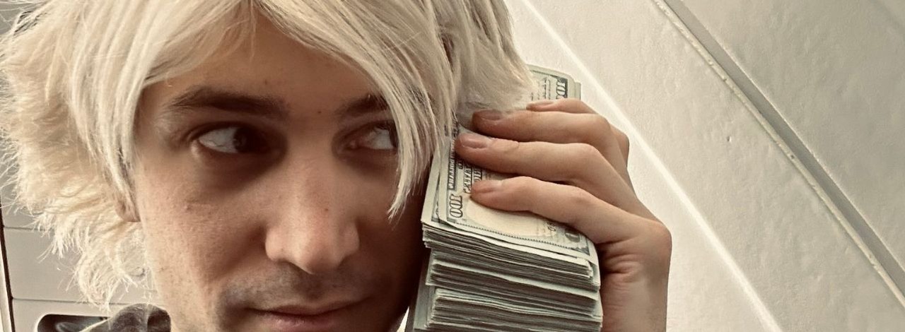 Topowy streamer nagrał reakcyjne wideo z bombardowania Gazy i nie przejmuje się backlashem ze strony internautów, źródło grafiki: Twitter/xQc.