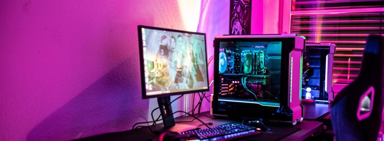 Etatowy streamer z Chin zmarł z przemęczenia. Prowadził transmisję pięć nocy z rzędu, źródło grafiki: ELLA DON.