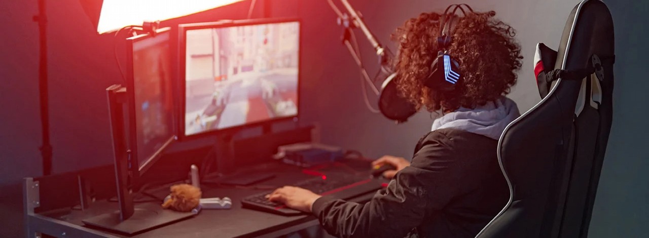 Streamer zdradził ile zarabia na Twitchu, a ile na Kicku. Druga platforma zdaje się rzucać w twórców pieniędzmi, źródło grafiki: Freepik.