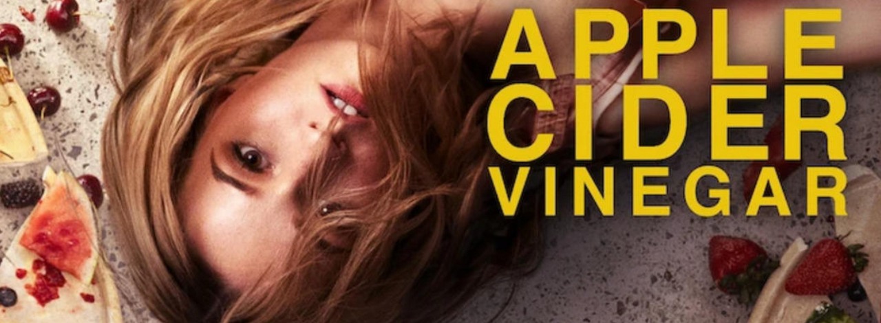 Ocet jabłkowy Netflixa to serial o Belle Gibson. Kim była oszustka grana przez Kaitlyn Dever i kto jeszcze jest w obsadzie Apple Cider Vinegar?, źródło grafiki: Ocet jabłkowy, Samantha Strauss, Netflix, 2025.