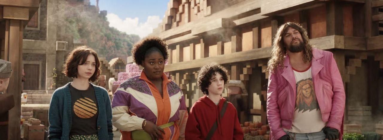 Policja musiała interweniować podczas seansu Minecrafta. Fani filmu robią bałagan w kinach, źródło grafiki: Minecraft: Film, Jared Hess, Legendary, 2025.