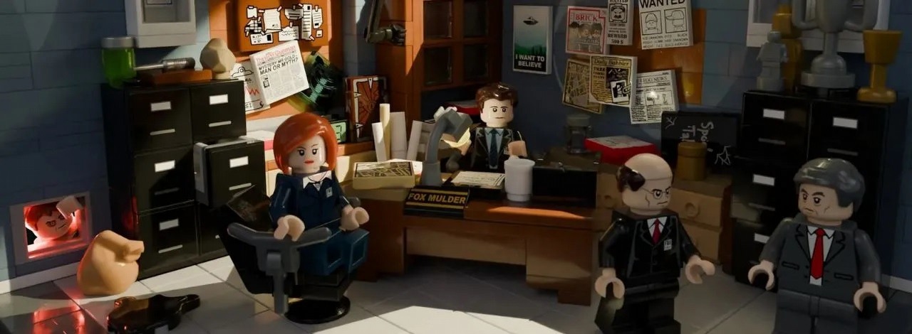 LEGO wróci do lat 90. z rewelacyjnym zestawem Z Archiwum X. Dla fanów Muldera i Scully to będzie zakup obowiązkowy, źródło grafiki: WetWired / The Lego Group.