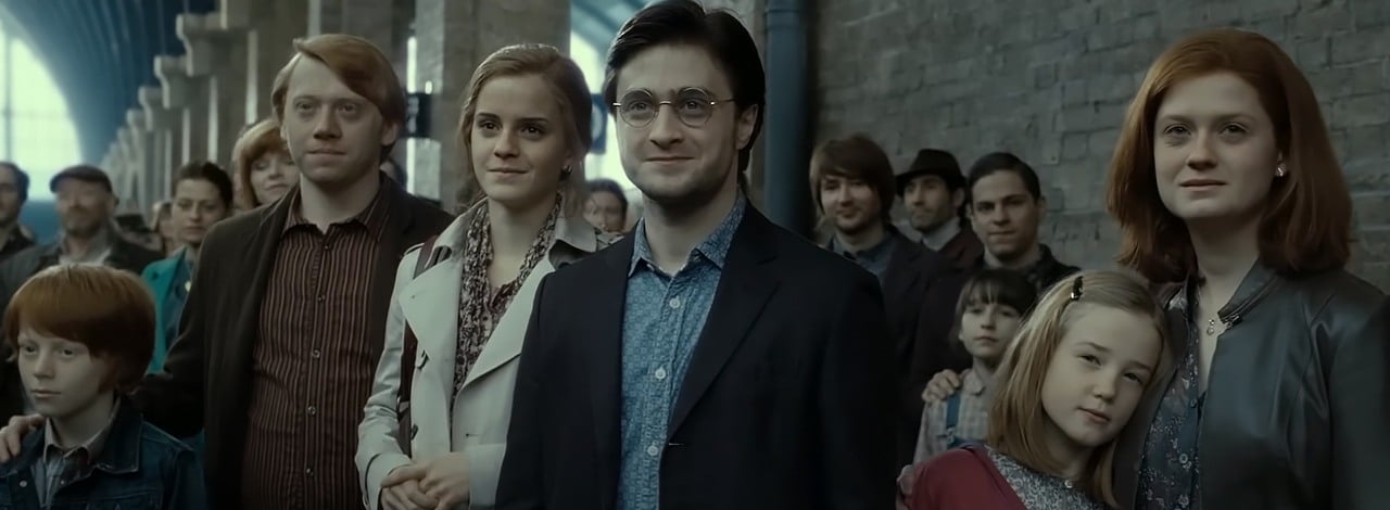 Fani Harry'ego Pottera żałują, że J.K. Rowling porzuciła ten „uroczy” pomysł na epilog, źródło grafiki: Harry Potter i Insygnia Śmierci: Część II, David Yates, Warner Bros. Pictures, 2011.