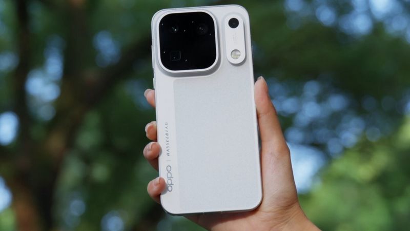 Trzy aparaty 200 Mpix w telefonie. Oppo Find X10 Pro Max podbija fotograficzną licytację na megapiksele