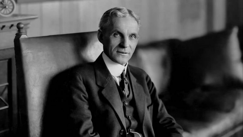 Henry Ford: „Gdy tylko pracownik zacznie uważać się za eksperta, zwalniamy go - ten, kto naprawdę rozumie swoją pracę, nigdy tak o sobie nie myśli”