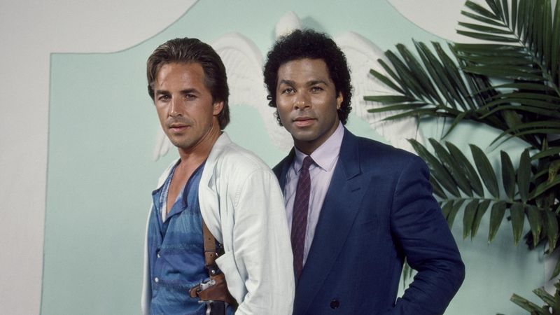 Austin Butler i Michael B. Jordan na pierwszych zdjęciach z Miami Vice ’85. Produkcja rebootu kultowego serialu już ruszyła