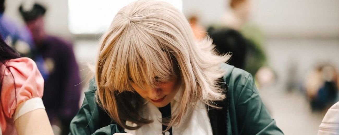 Uczniowie podstawówek całkowicie stracą dostęp do smartfonów, nawet na przerwach, jednak w szkołach średnich mogą odetchnąć z ulgą