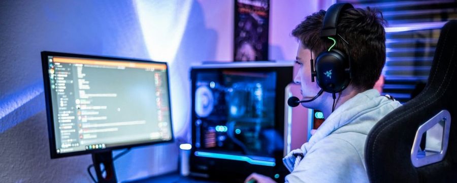 Użytkownicy szukają ucieczki przed weryfikacją wieku Discorda; na oku TeamSpeak 6 i Stoat