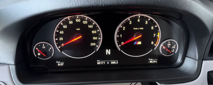 17-latek z Polski buduje własne deski rozdzielcze, by gry samochodowe były bardziej realistyczne