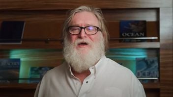 Gabe Newell Values His PC's Independence, Credits Players