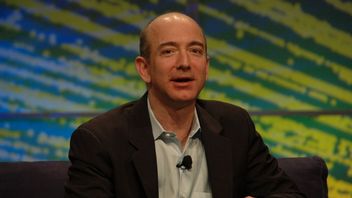 Jeff Bezos’ $500M yacht that almost got egged now set to host his wedding