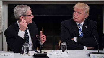 "A tariff of 25% must be paid by Apple” Tim Cook threatened by Trump for continuing to invest in India
