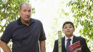 “Took me under his wing.” Ed O'Neill was a huge support for the Modern Family actor, for which he even halted filming