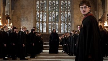 Photos from the set of the Harry Potter TV series have caused quite a bit of excitement among fans who want the location to look like in Hogwarts Legacy