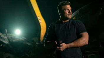 “They were so bad to us.” The star of Reacher regrets his participation in this cult saga