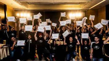 Realistic life sim publisher is becoming an „AI first” company. It pays employees who voluntarily quit their jobs