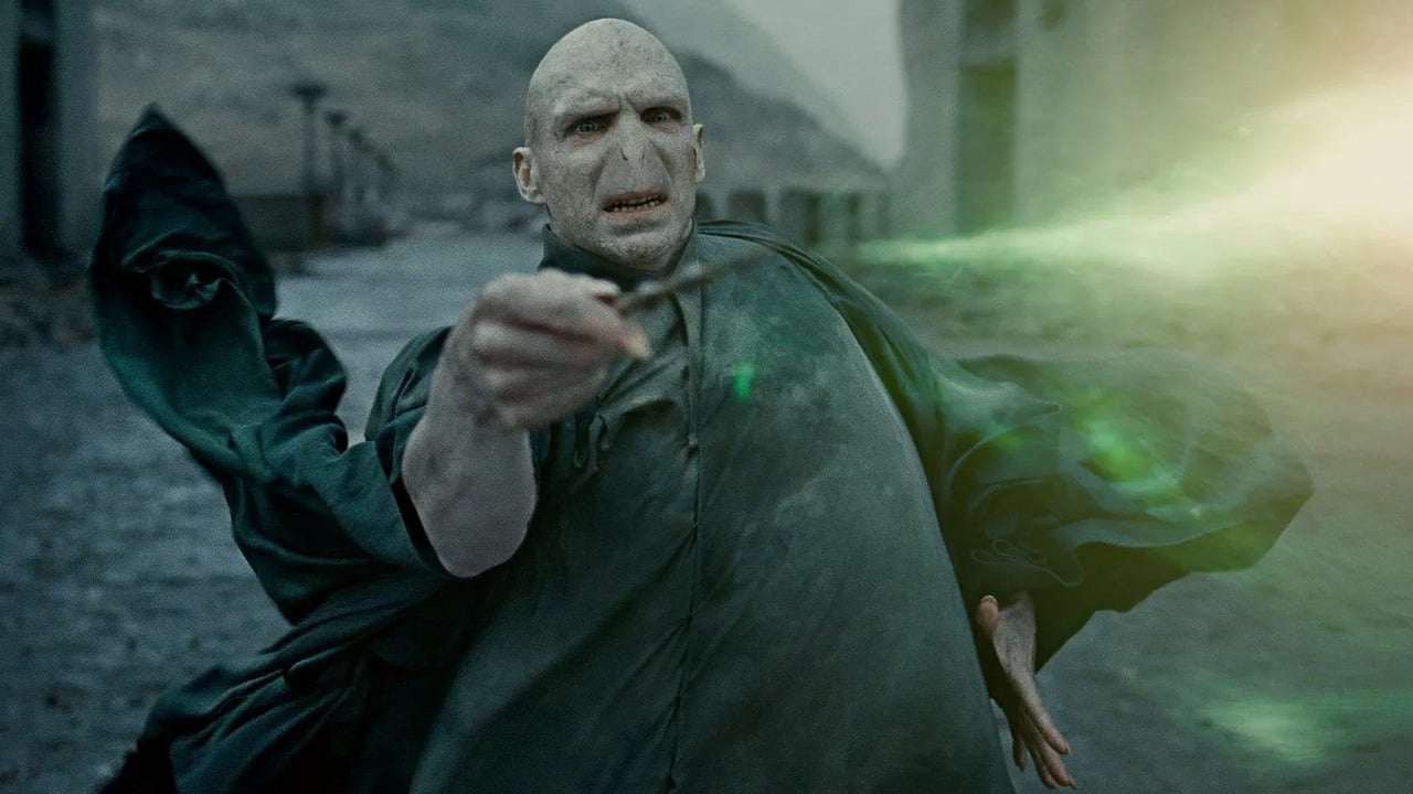 “Make sure you can handle it.” Ralph Fiennes has hilarious advice for the new Lord Voldemort in the Harry Potter series from HBO Max, image source: Harry Potter and the Deathly Hallows – Part 2, David Yates, Warner Bros. Pictures, 2011.