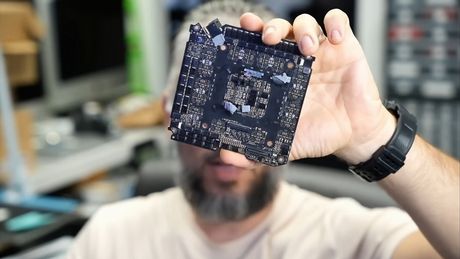 Expert advises against RTX 5090 FE. Shows how easy it is to mess up a graphics card